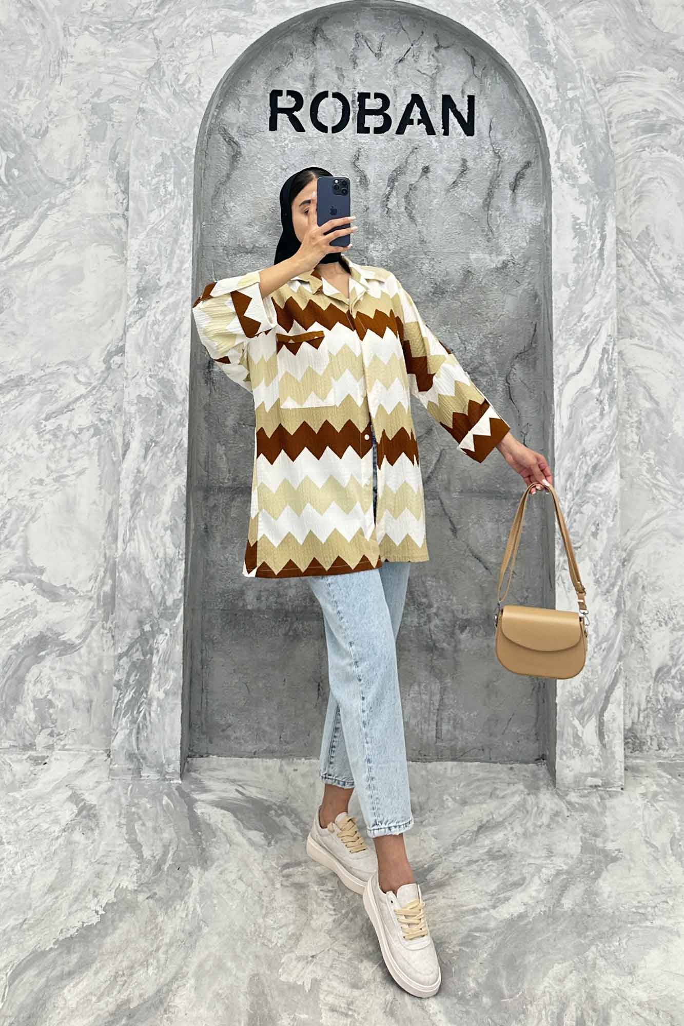 مانتو کراش جناقی پشت دکمه تک جیب