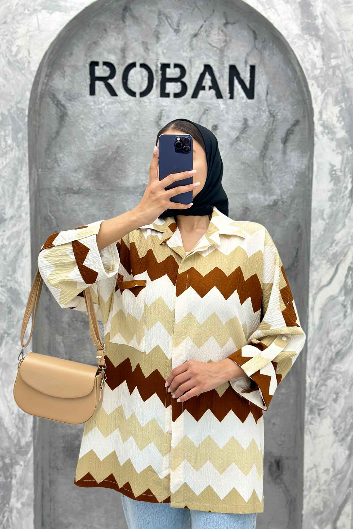 مانتو کراش جناقی پشت دکمه تک جیب