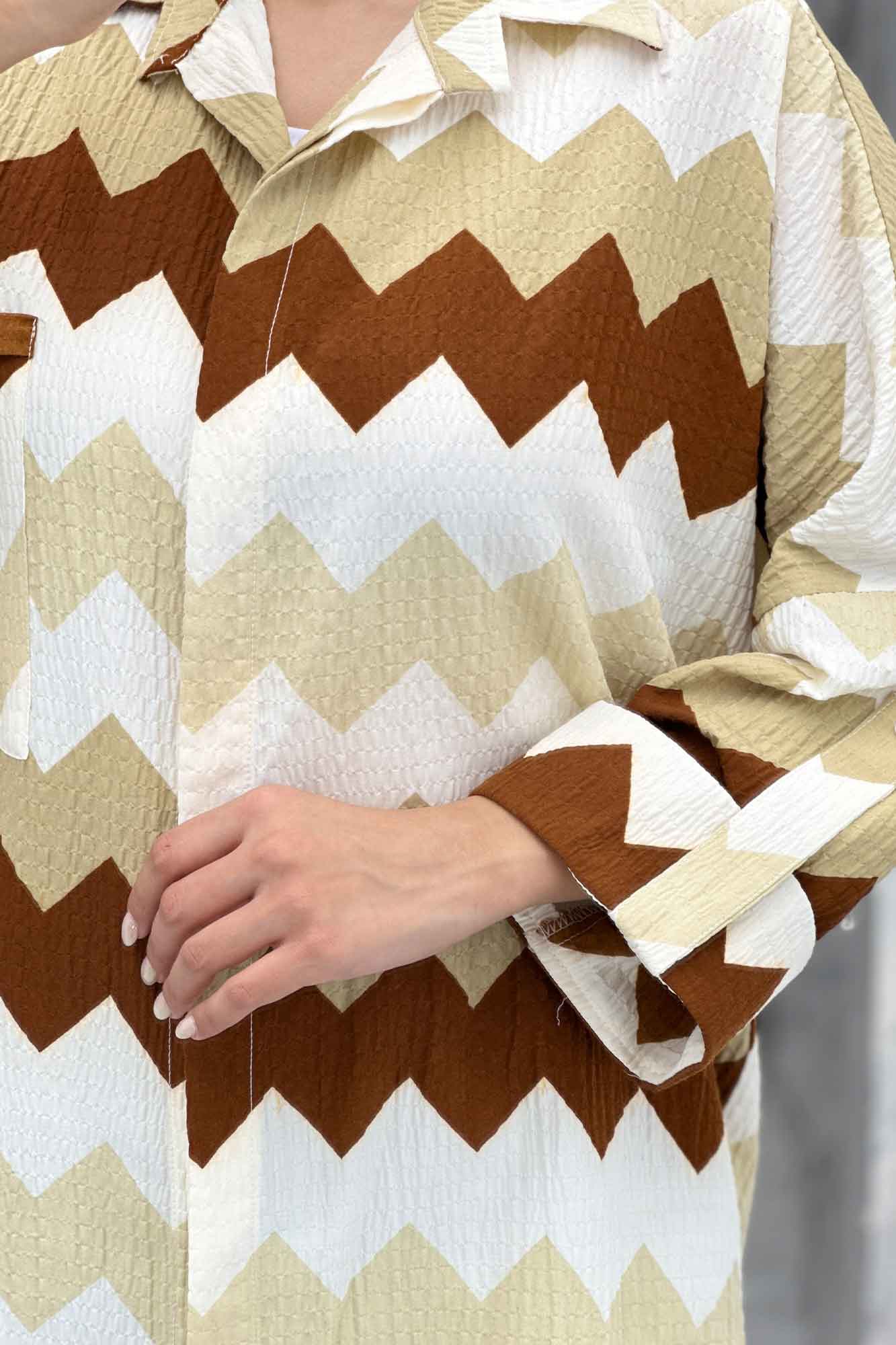 مانتو کراش جناقی پشت دکمه تک جیب