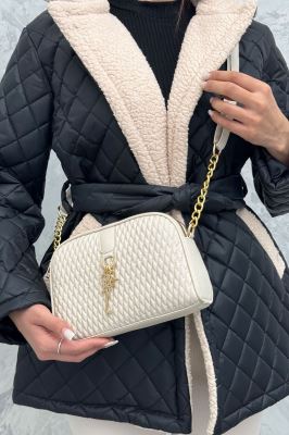 پاس گلدوزی آویزدار 1571