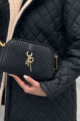 پاس گلدوزی آویزدار 1571