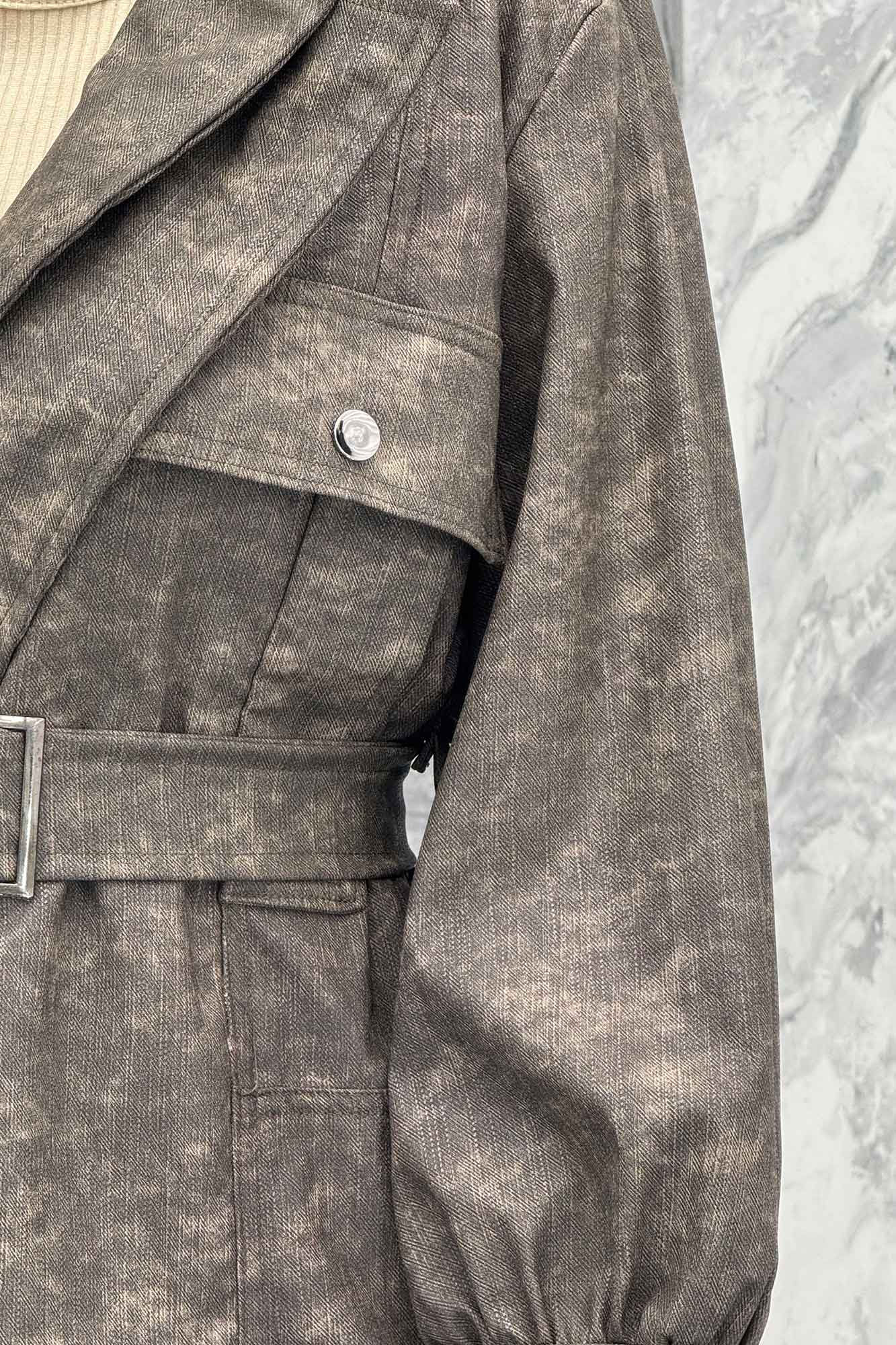 کت آستردار چرم کمربنددار جیب نما