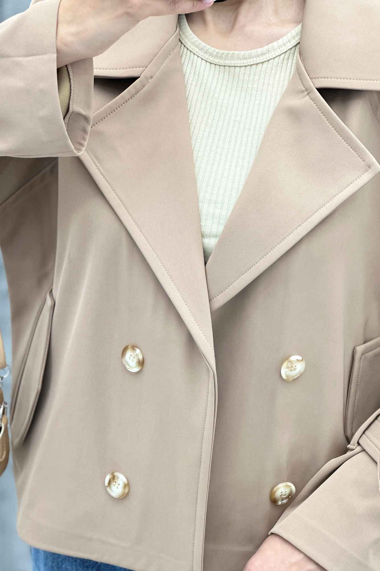 کت یقه انگلیسی آستین سگک پرادا