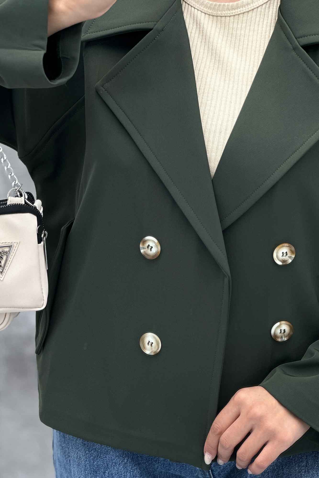 کت یقه انگلیسی آستین سگک پرادا