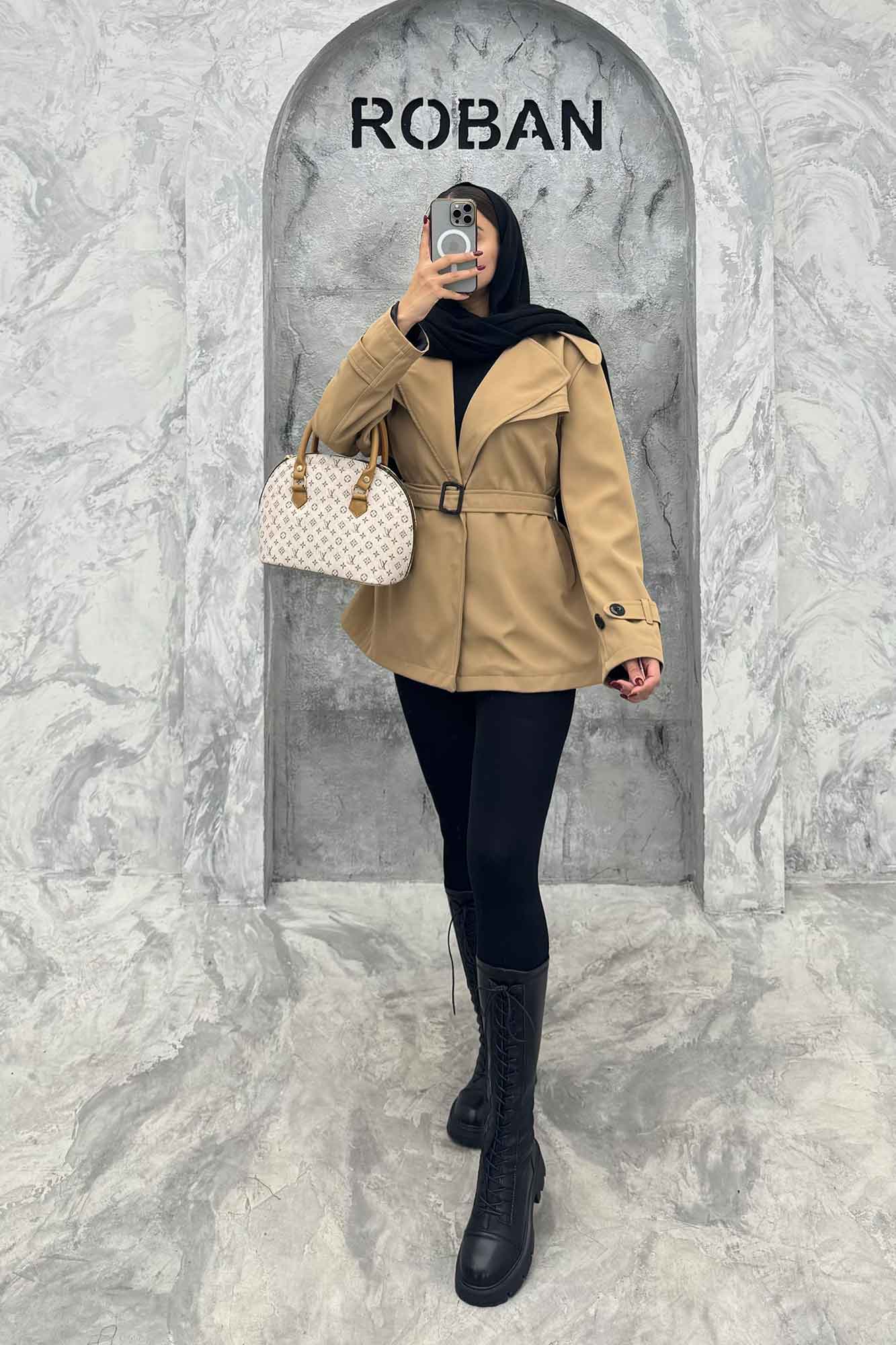 بارانی کوتاه پشت چتری سانتانا