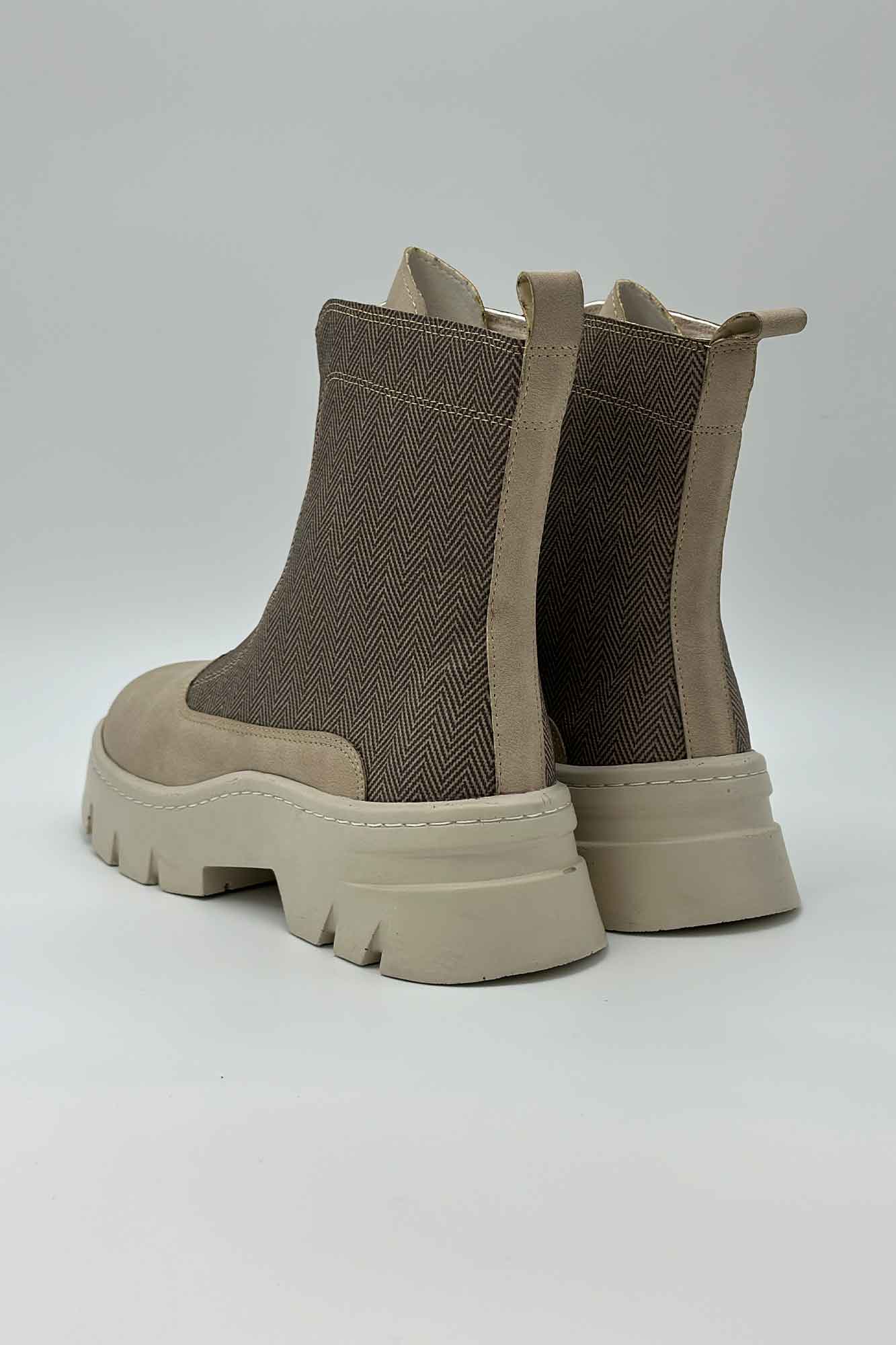 نیم بوت جلو زیپ طرح دار