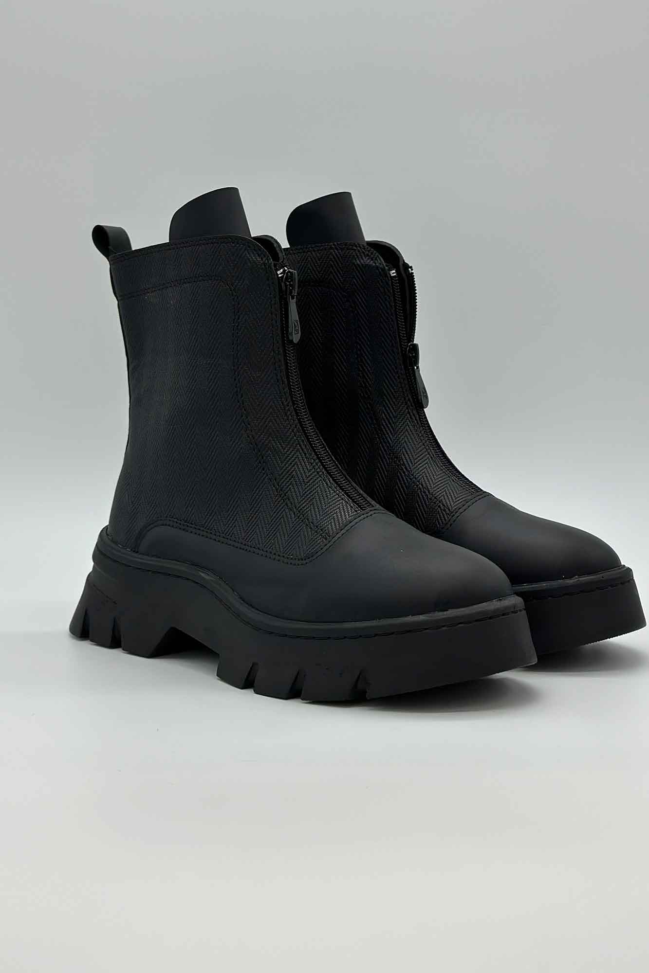 نیم بوت جلو زیپ طرح دار