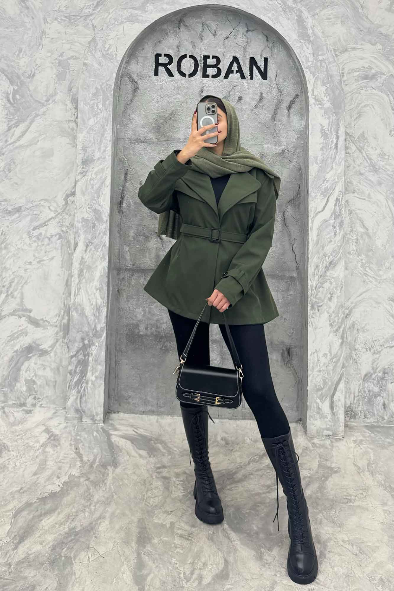 بارانی کوتاه پشت چتری سانتانا