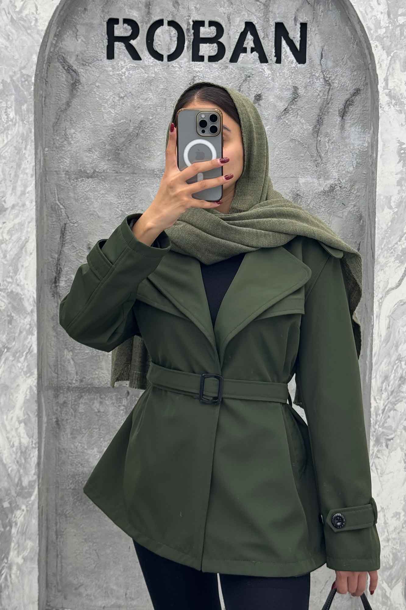 بارانی کوتاه پشت چتری سانتانا