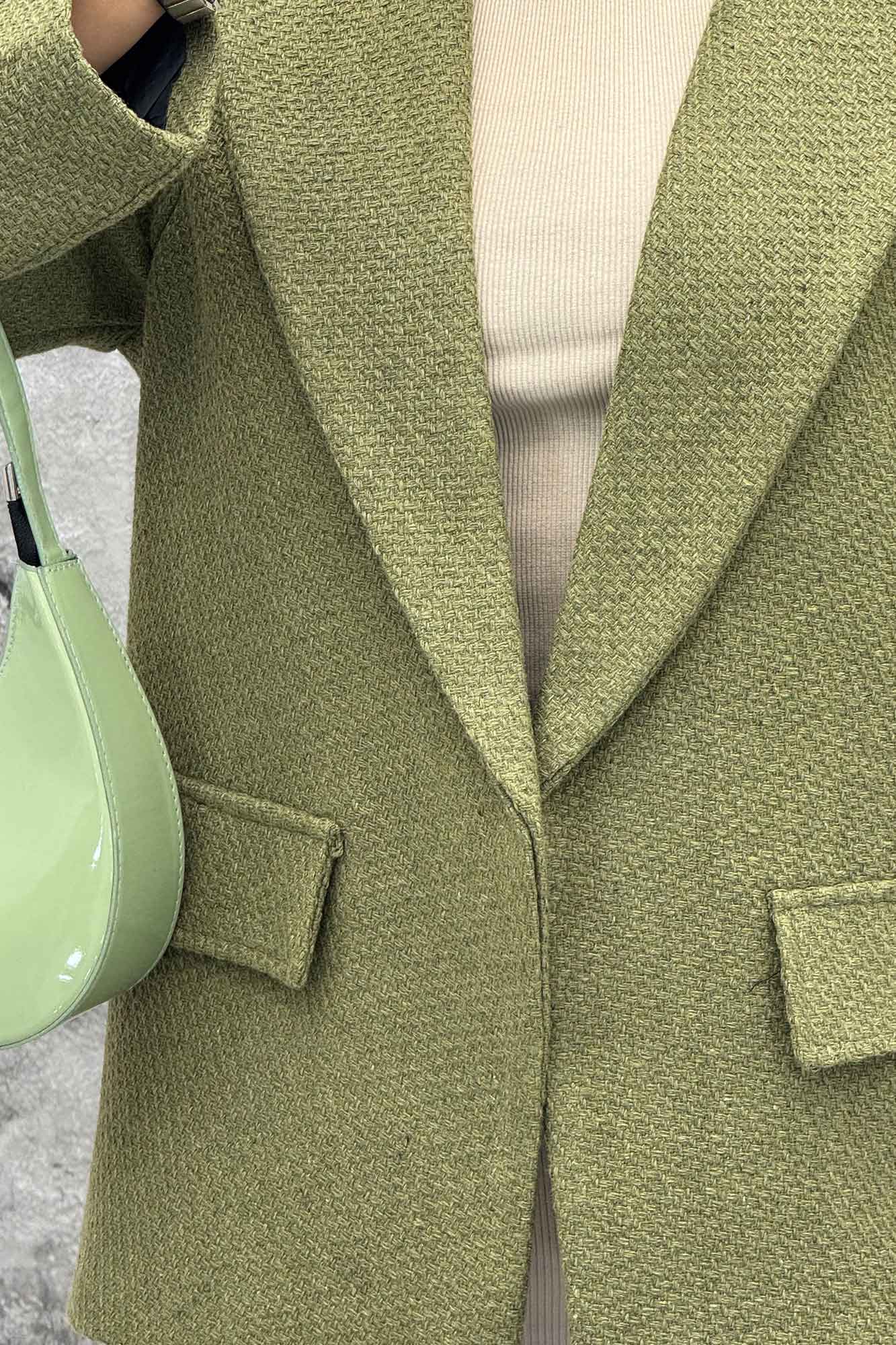 پالتو یقه انگلیسی توییت پشمی آستردار