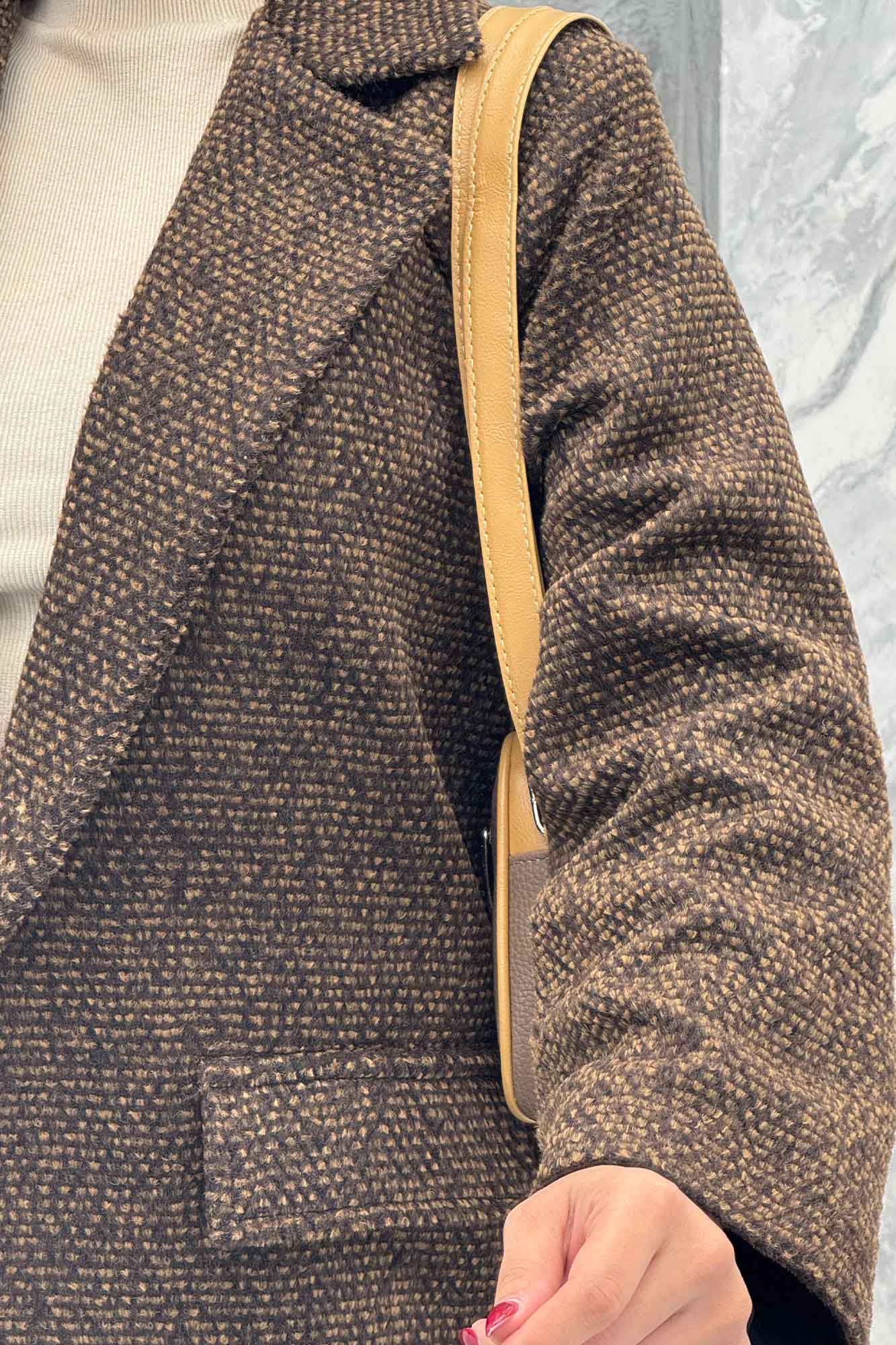 پالتو یقه انگلیسی توییت پشمی آستردار