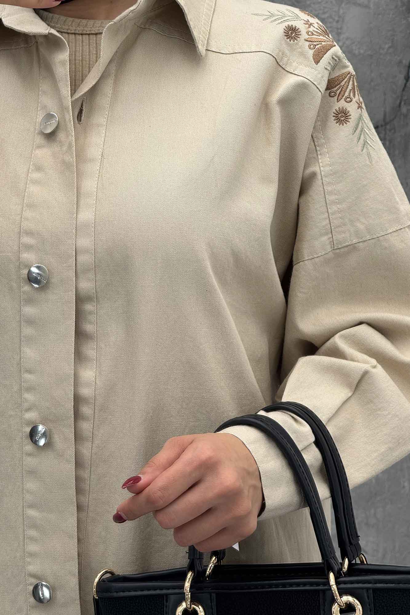 مانتو کتان پشت گلدوزی