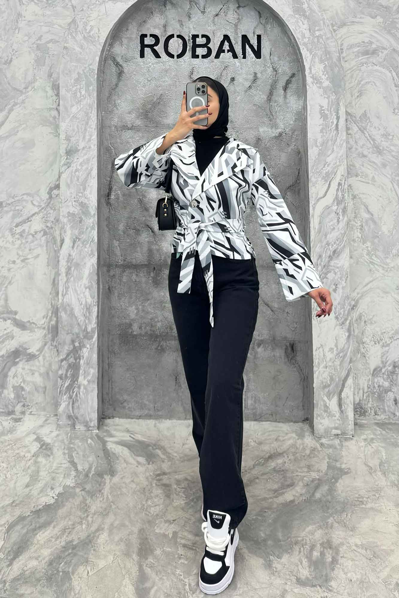 کت تک دکمه سانتانا چاپی کمربنددار