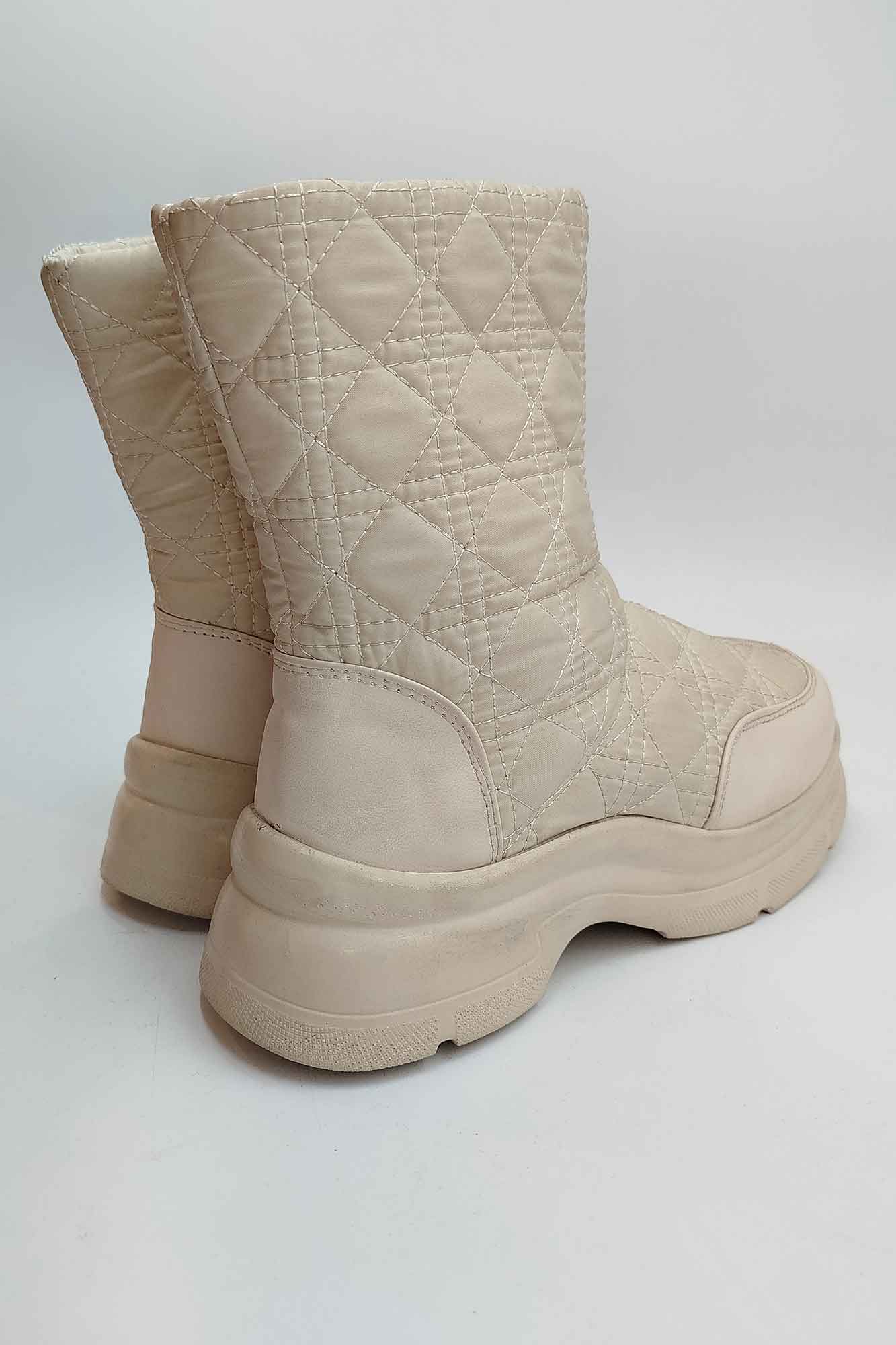 نیم بوت کاپشنی طرح مثلثی