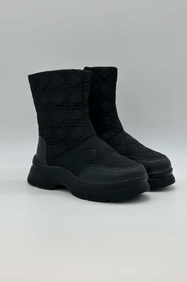 نیم بوت کاپشنی طرح مثلثی