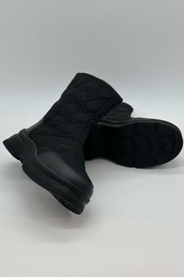 نیم بوت کاپشنی طرح مثلثی