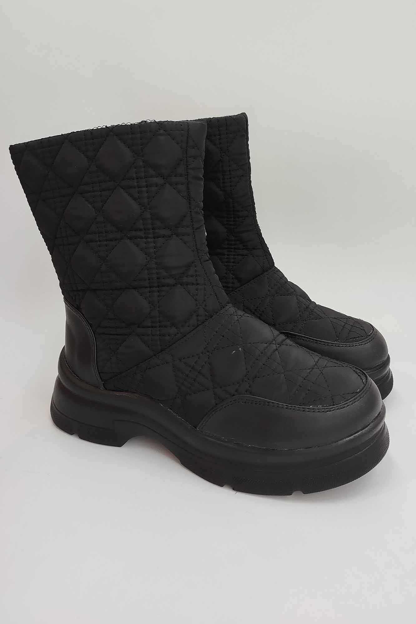 نیم بوت کاپشنی طرح مثلثی