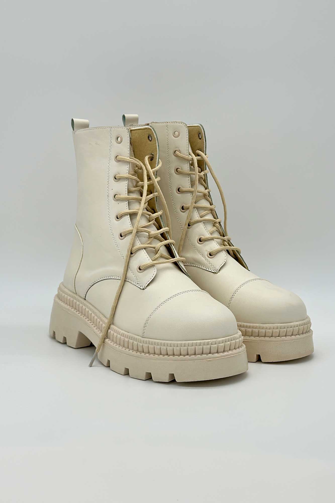 بوت کوتاه ساقدار بندی