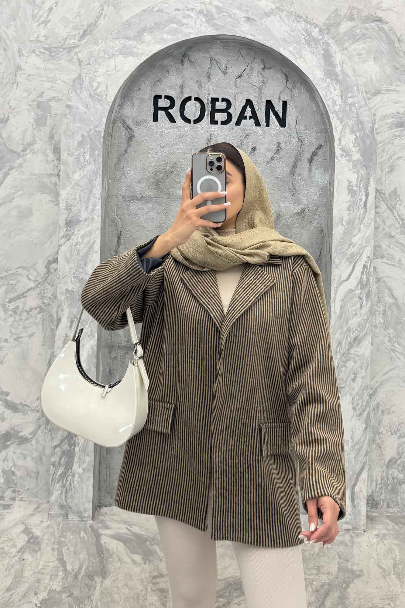 پالتو یقه انگلیسی توییت پشمی آستردار