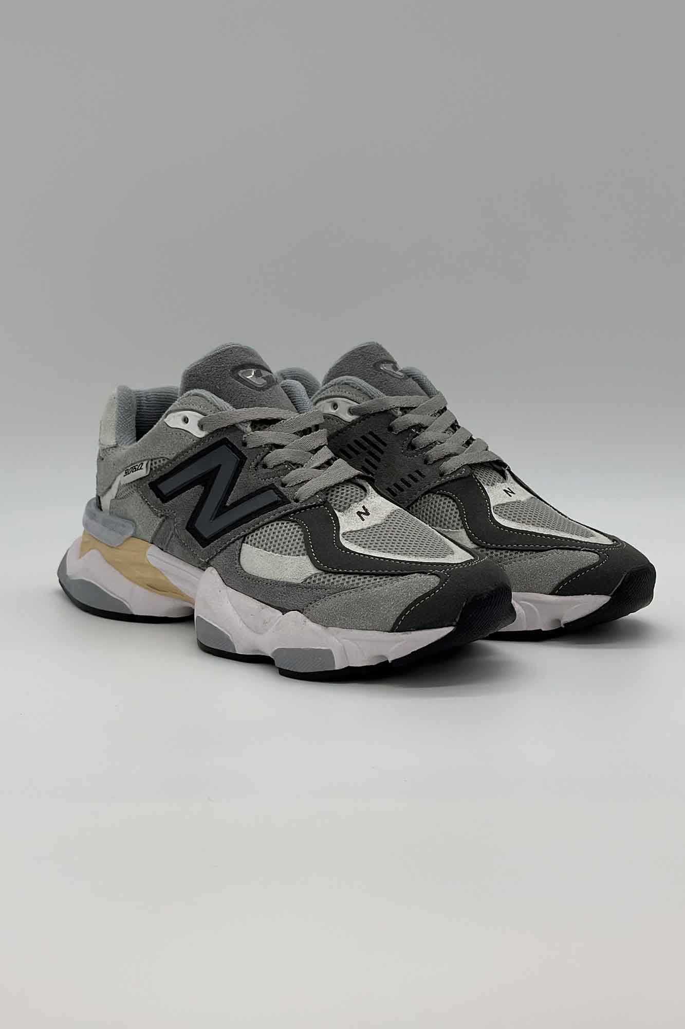 کتانی نیوبالانس پلاس 13110