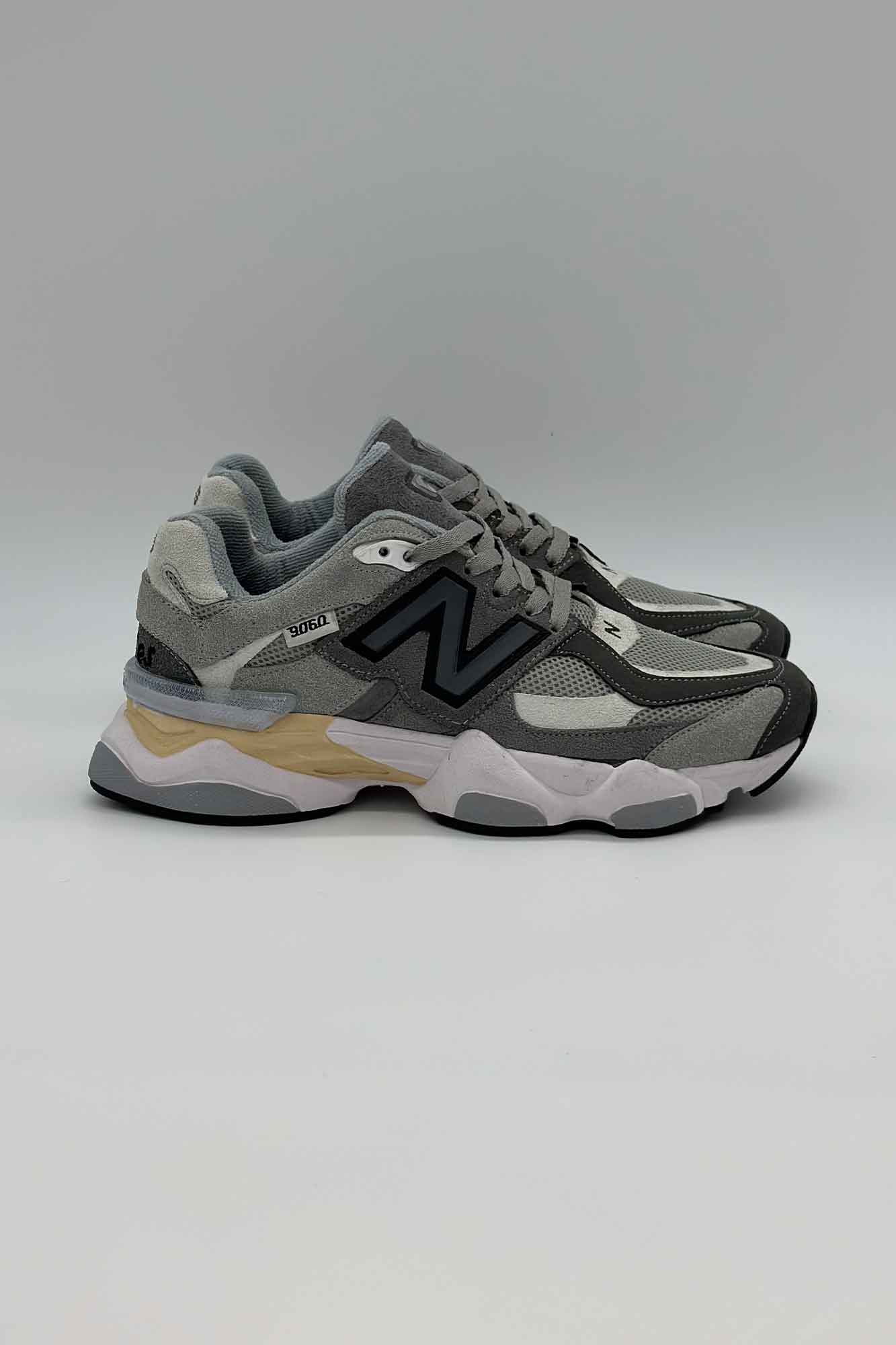 کتانی نیوبالانس پلاس 13110