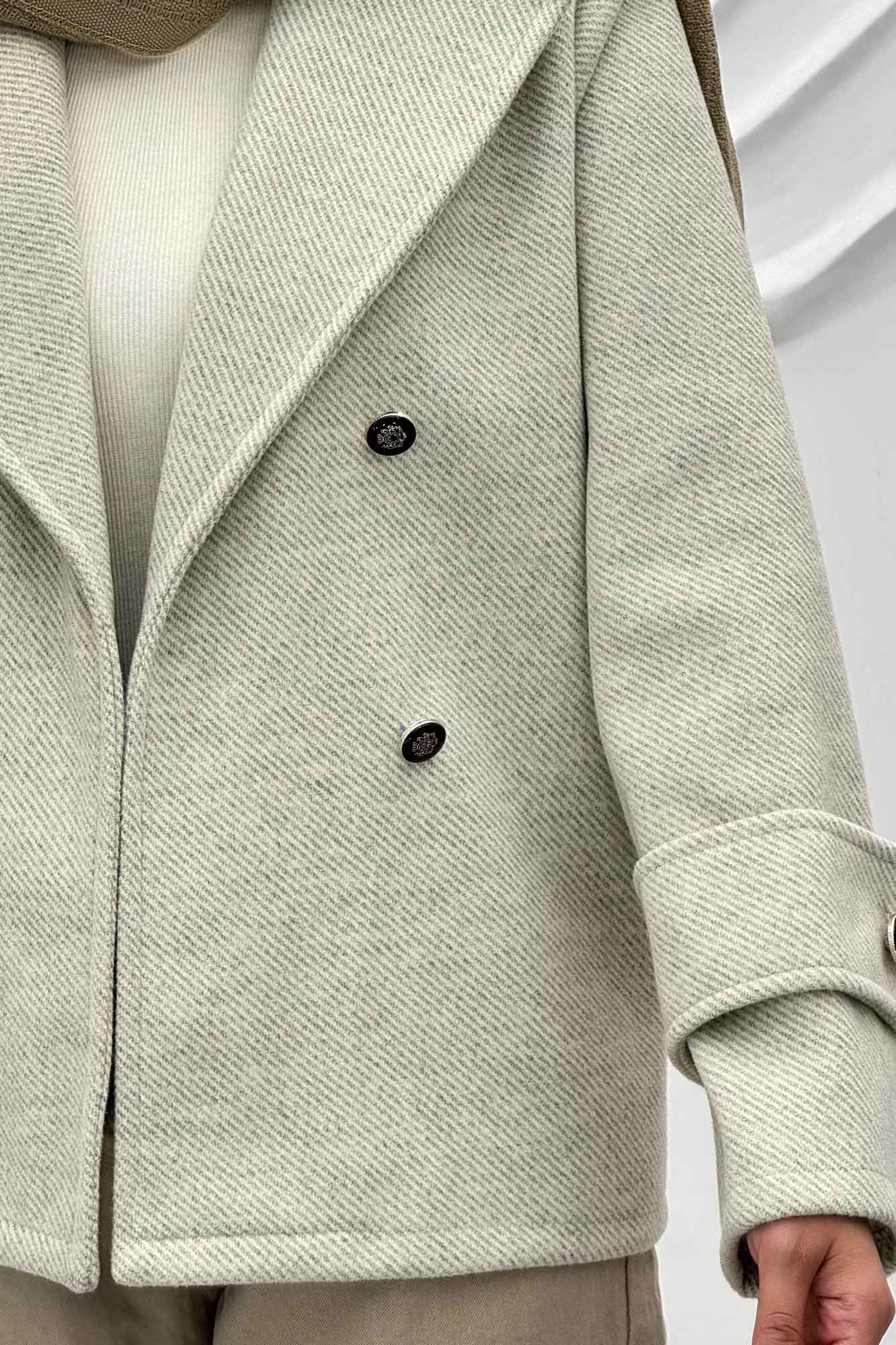 پالتو یقه انگلیسی پهن فوتر جناقی