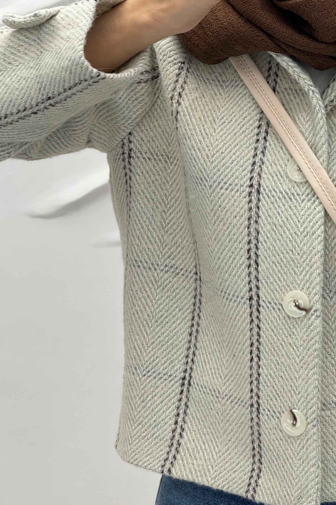 کت پشمی طرح دار R