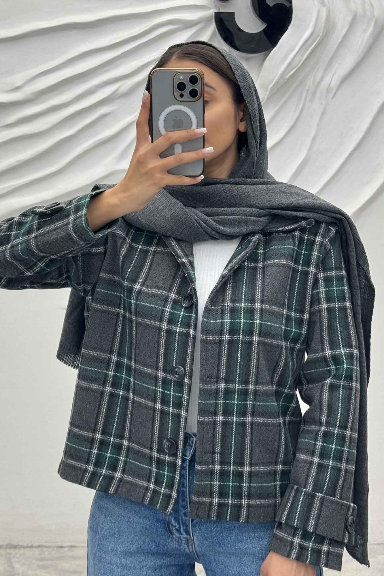 کت پشمی طرح دار R