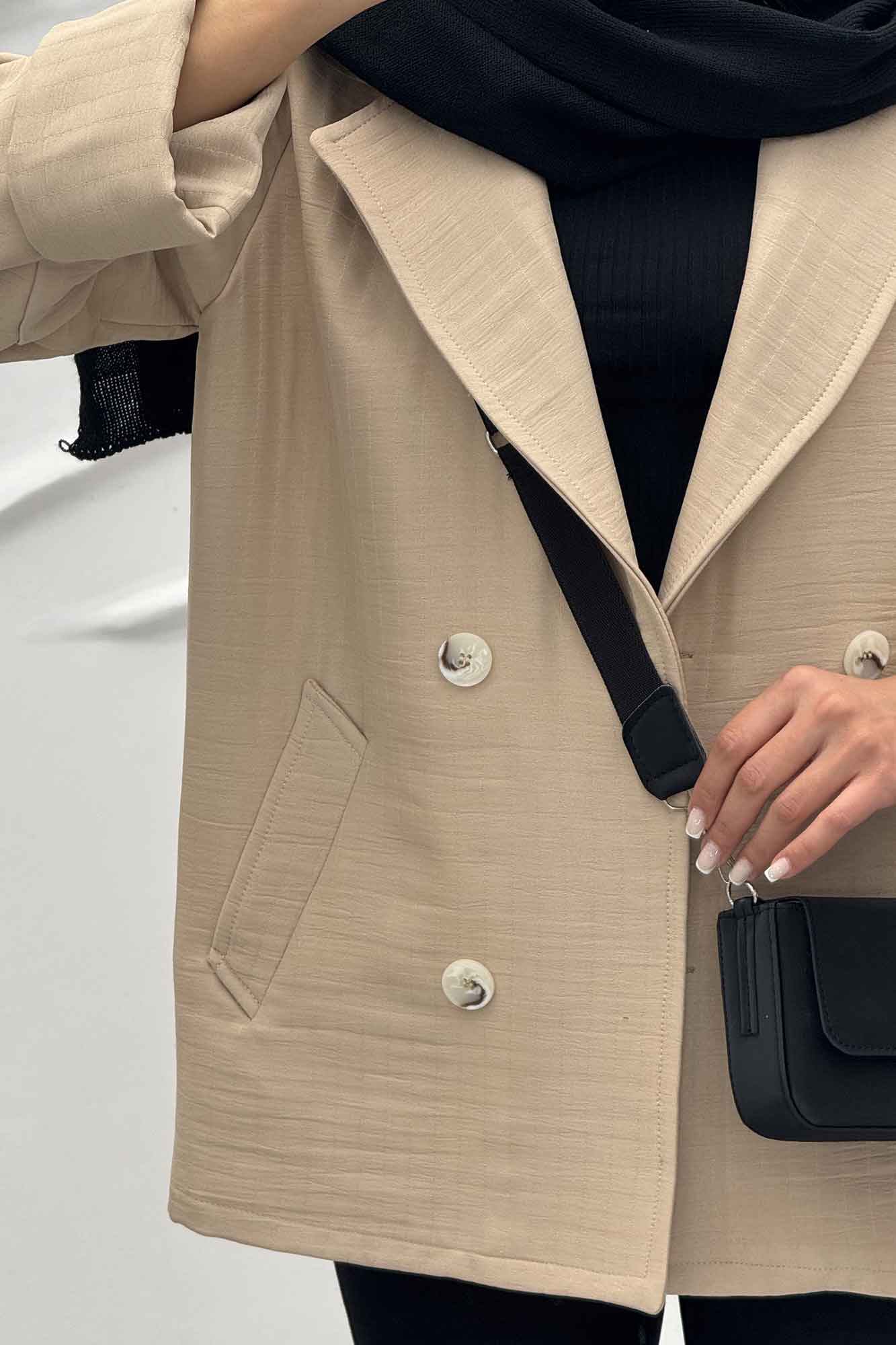 مانتو پاییزه فیتیله چهار دکمه نگین