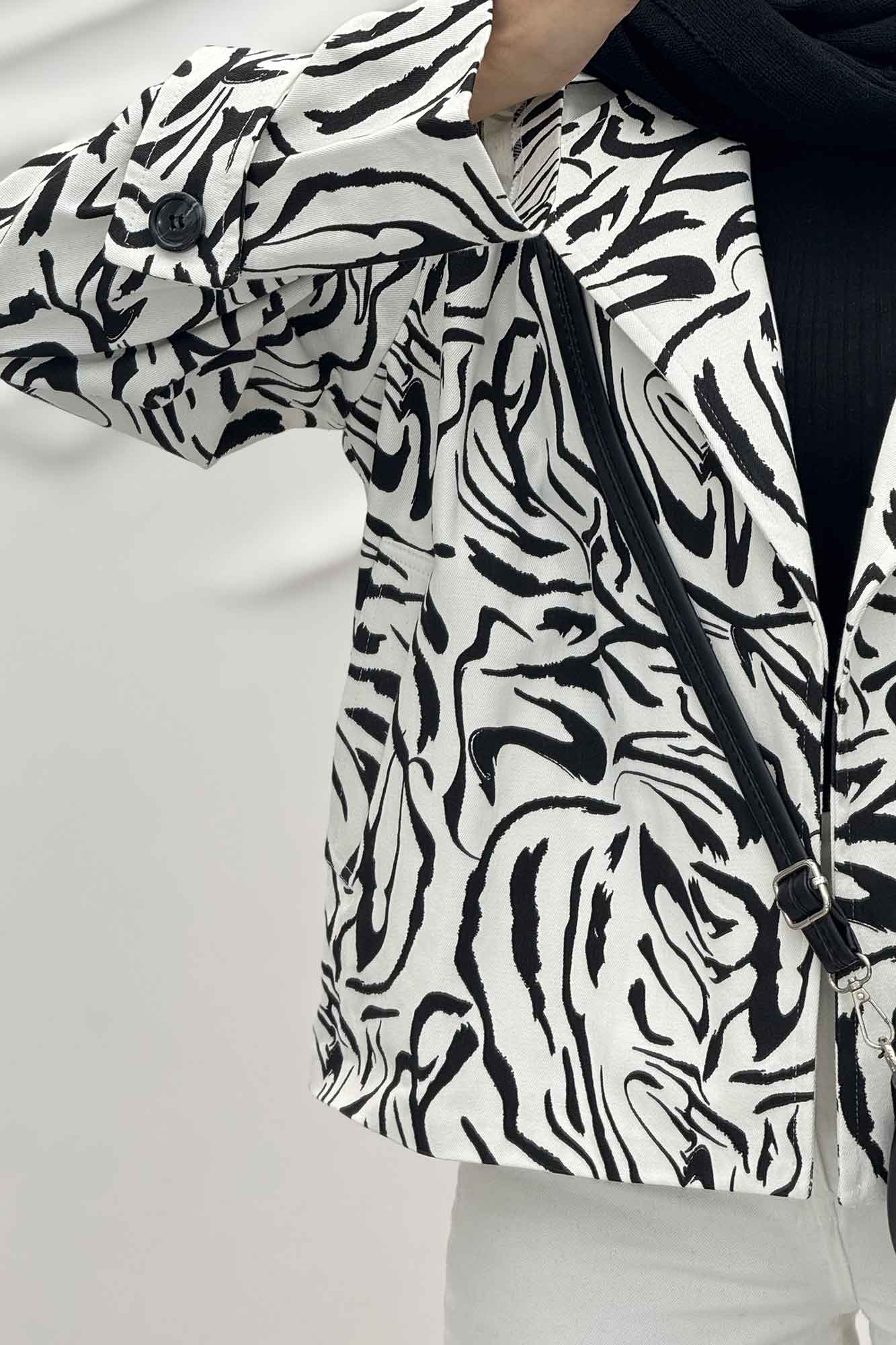 کت کوتاه مینیمال کتان چاپی