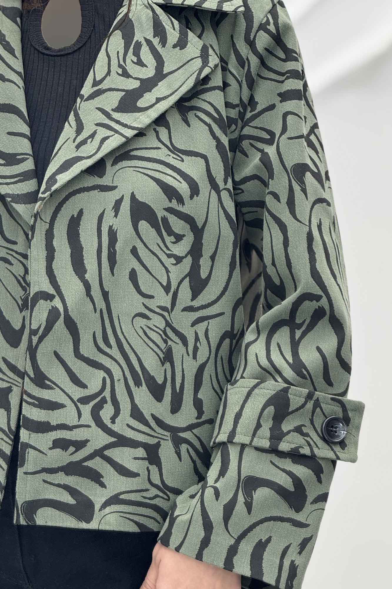 کت کوتاه مینیمال کتان چاپی