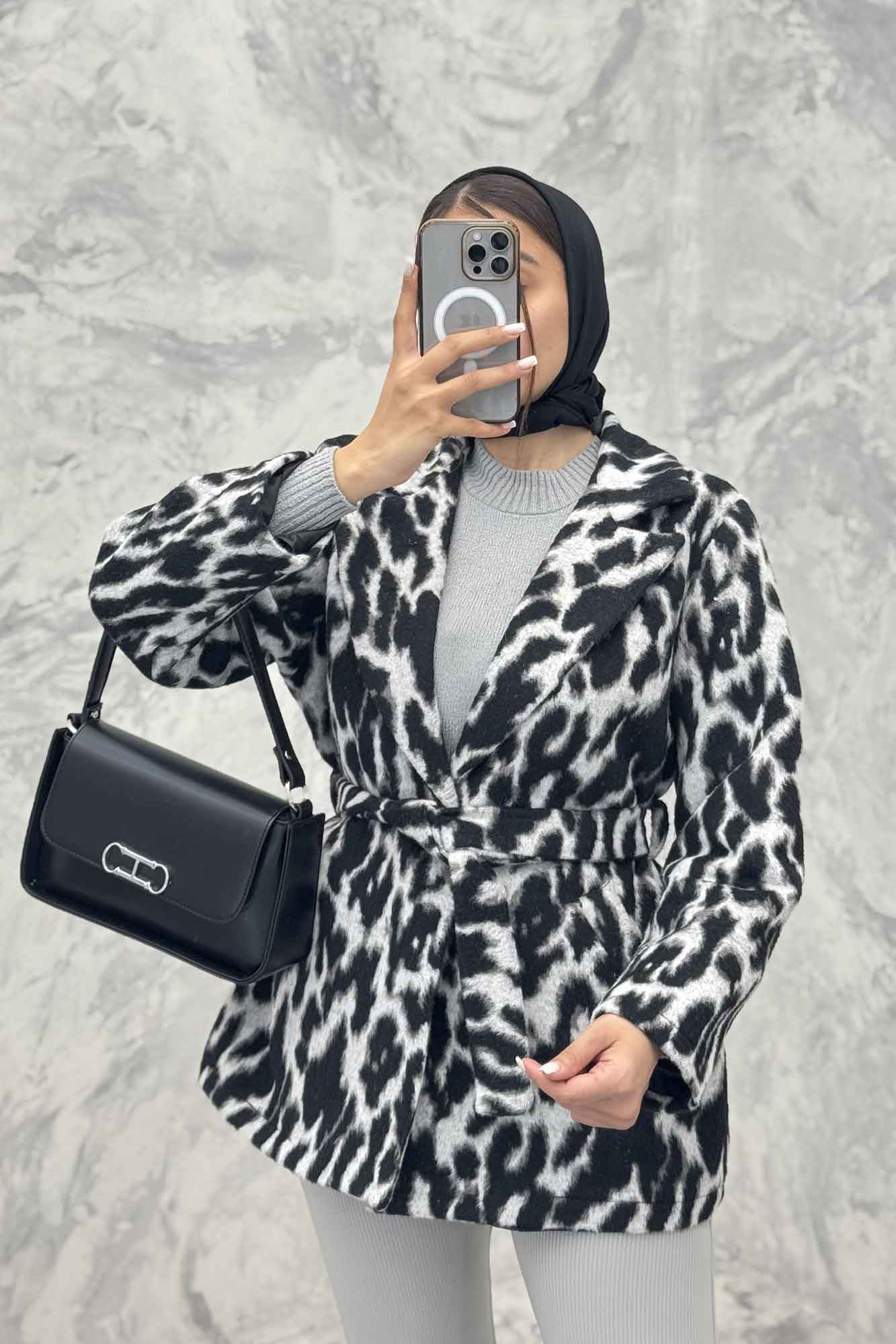 کت فوتر طرح دار یقه انگلیسی