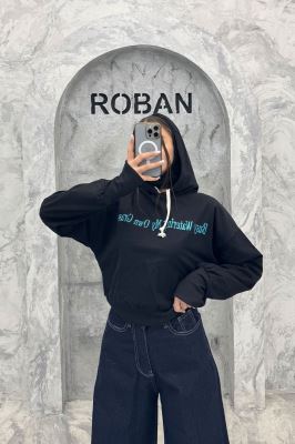 هودی کراپ گلدوزی لاتین