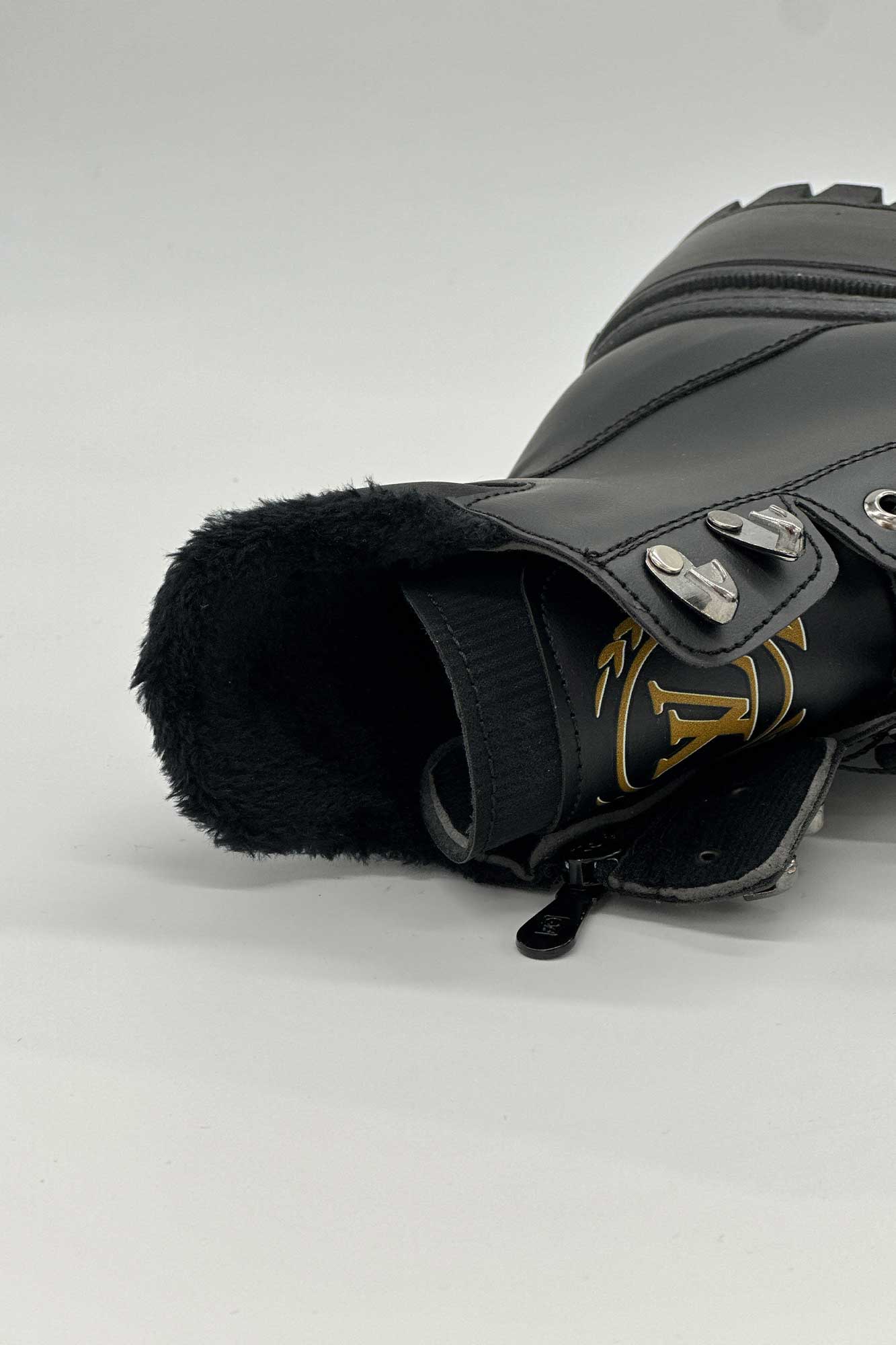 نیم بوت یقه خزدار LV 