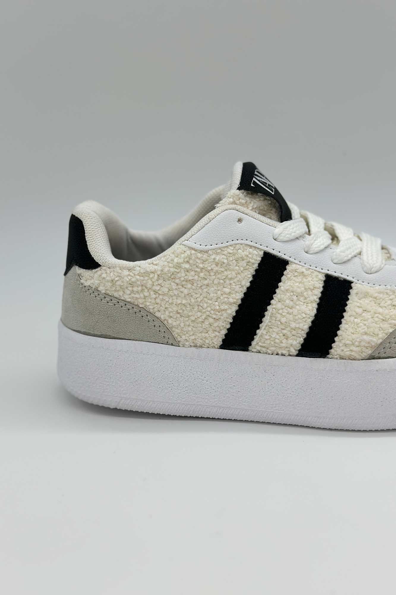 کتانی دو خط تدی ماوی ZARA 