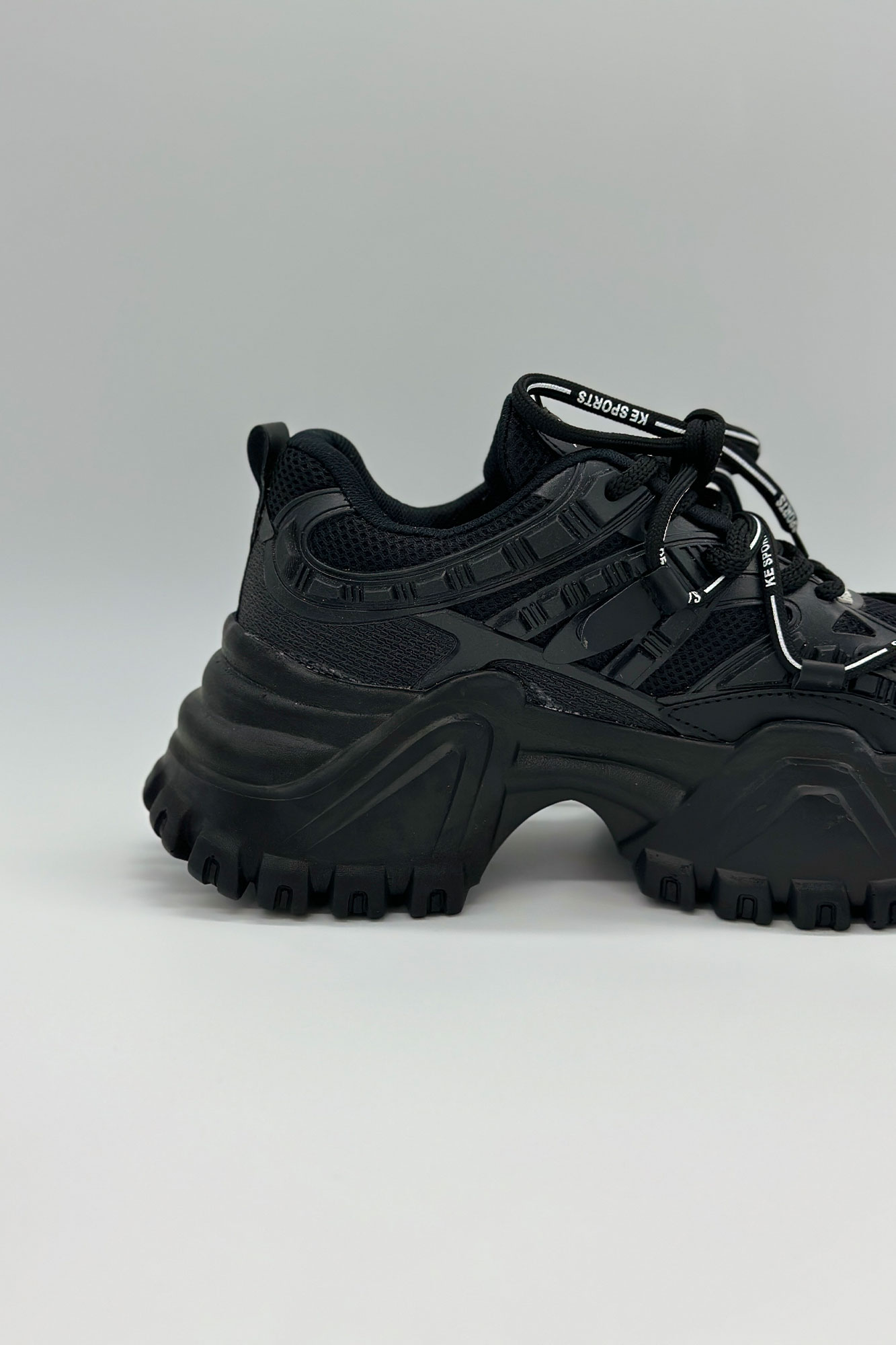 کتانی لژدار پختی آداک 