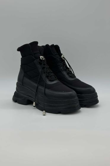 نیم بوت کاپشنی یقه کش منگوله دار 