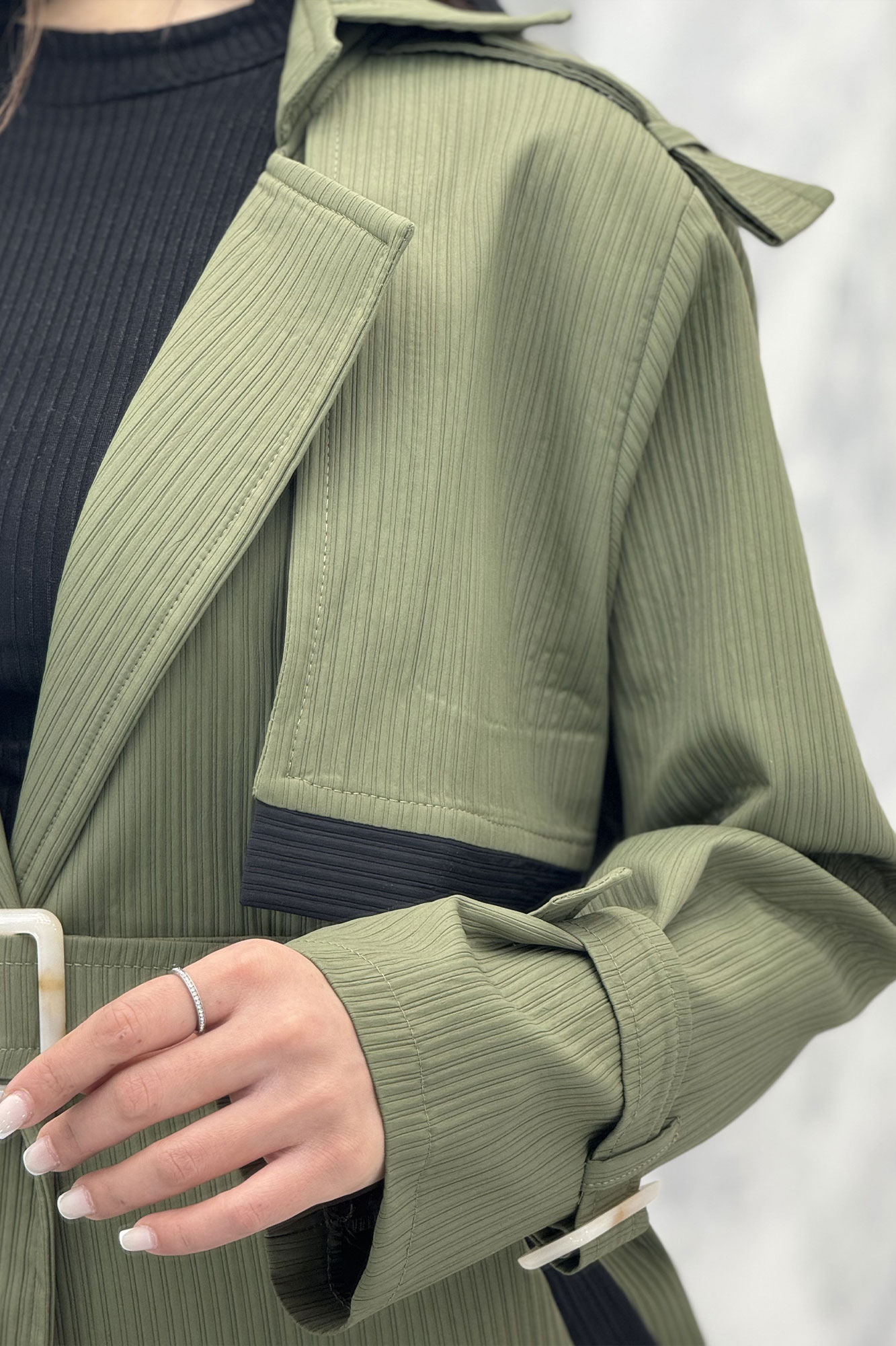 ترنچ کت سانتانا میله ای تیکه مشکی