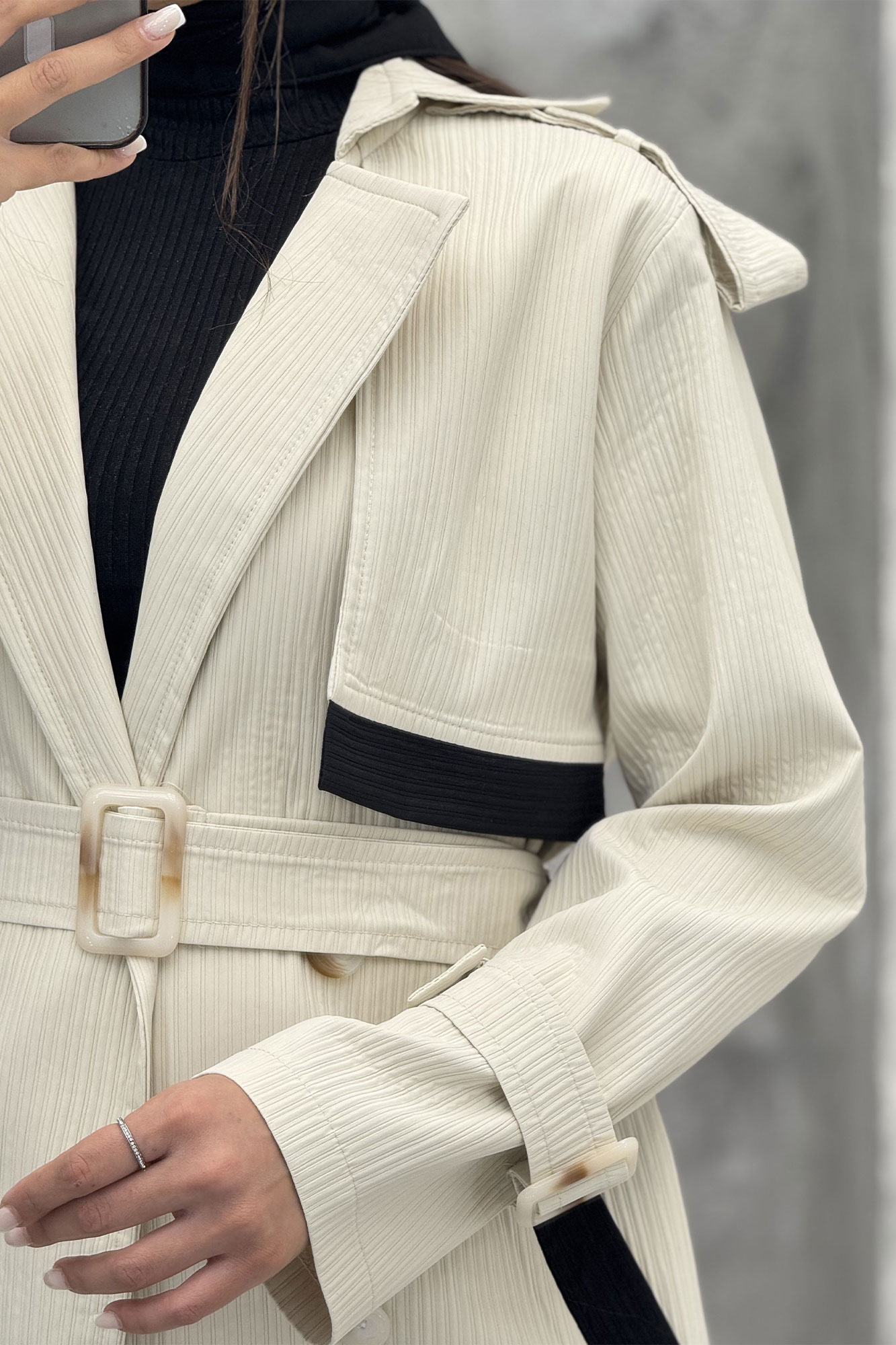 ترنچ کت سانتانا میله ای تیکه مشکی