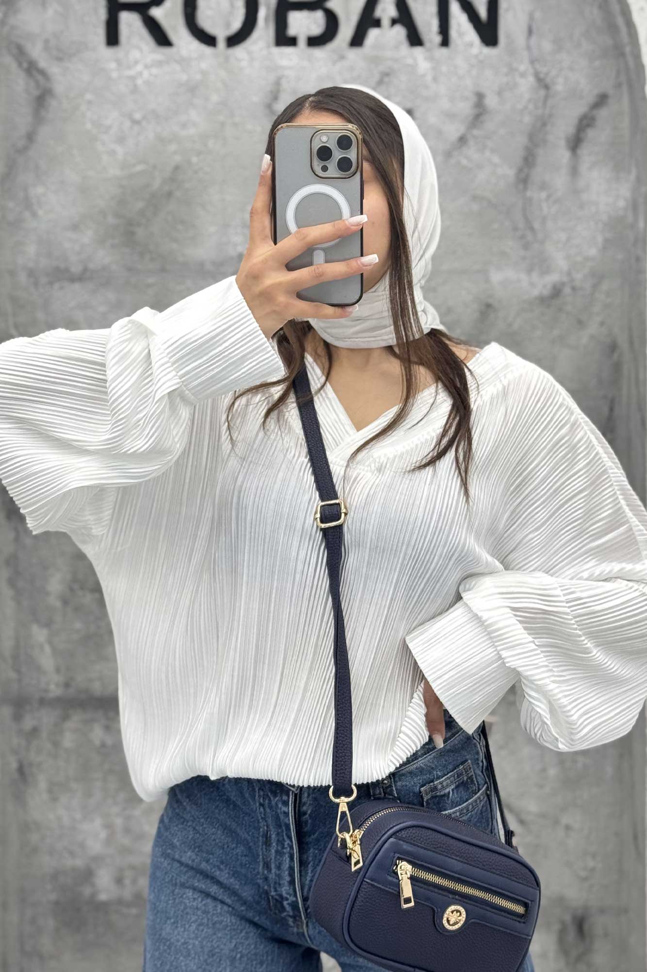 بلوز آستین بلند ساتن پیلیسه یقه هفت