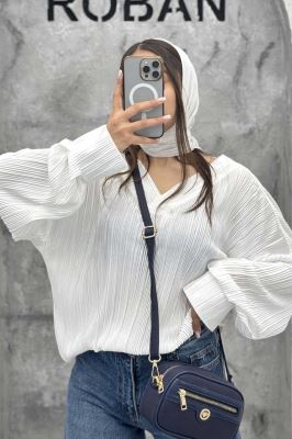 بلوز آستین بلند ساتن پیلیسه یقه هفت