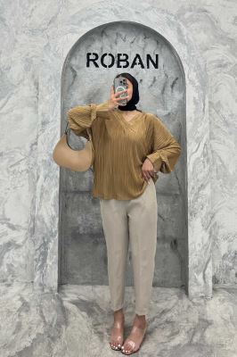 بلوز آستین بلند ساتن پیلیسه یقه هفت