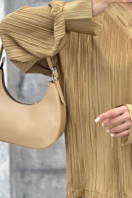 بلوز آستین بلند ساتن پیلیسه یقه هفت