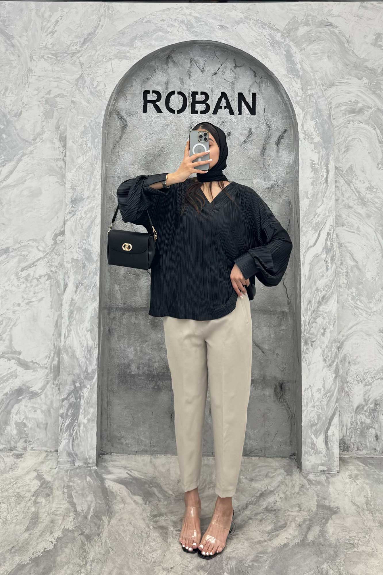 بلوز آستین بلند ساتن پیلیسه یقه هفت