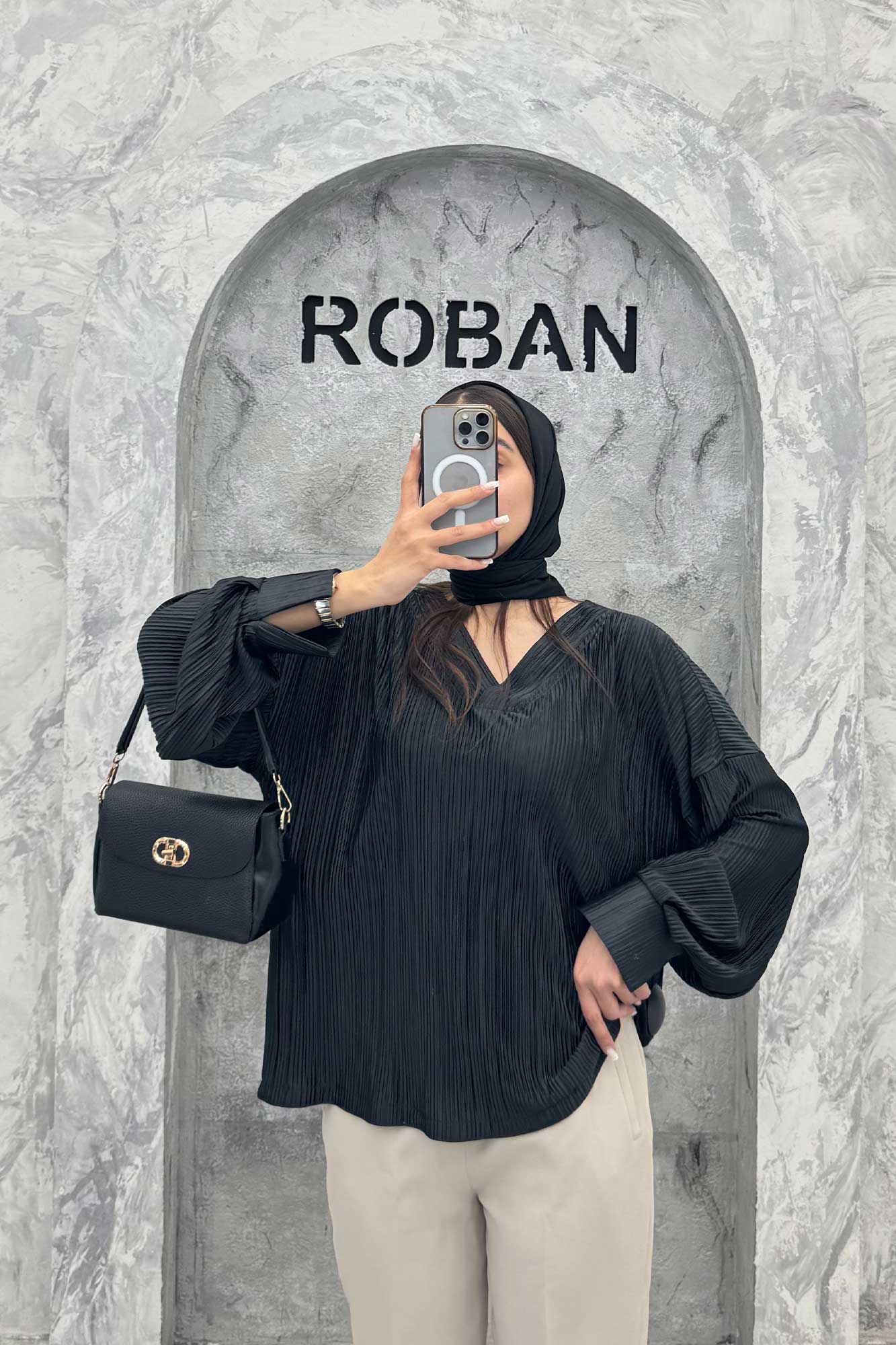 بلوز آستین بلند ساتن پیلیسه یقه هفت