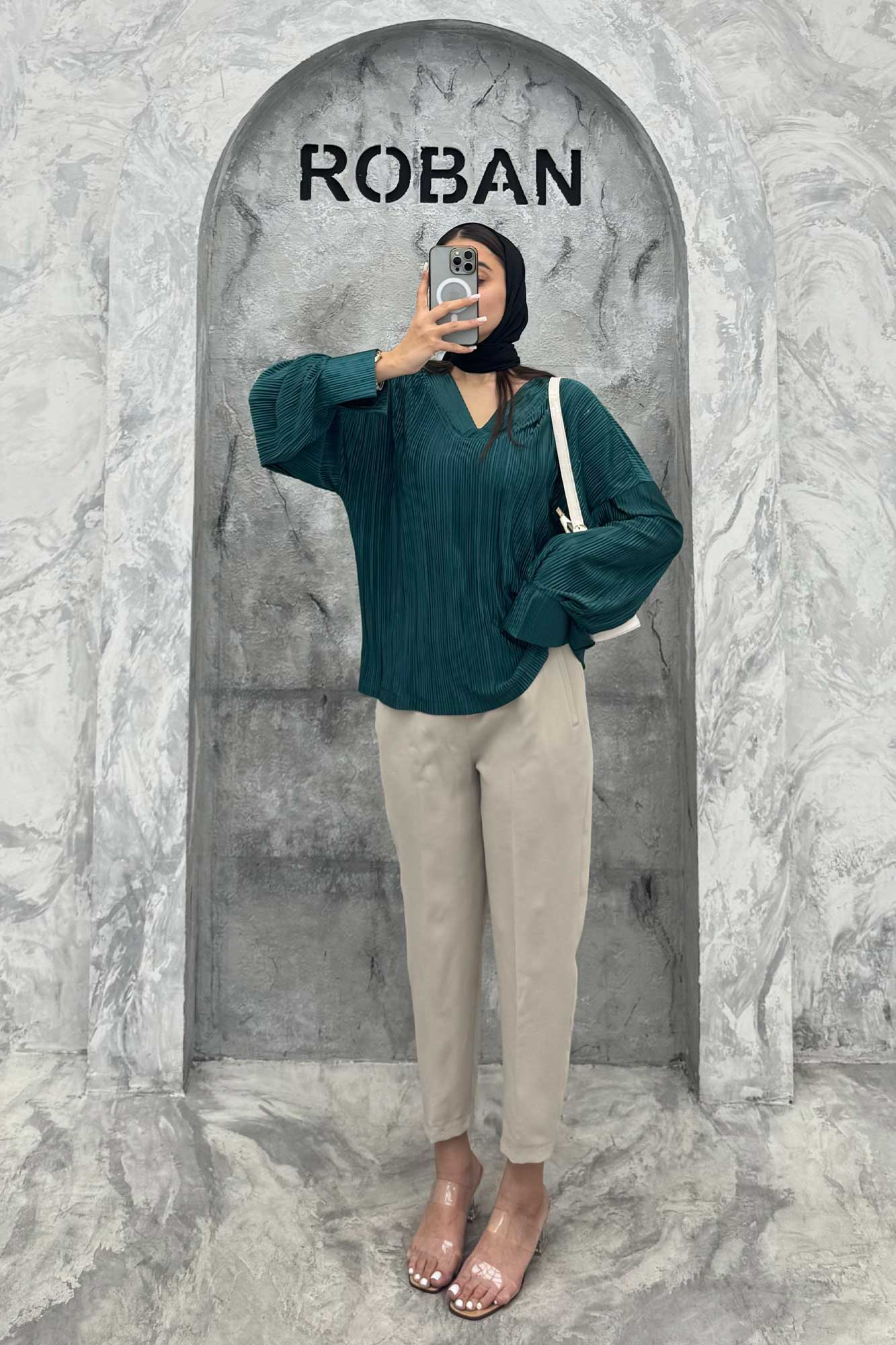 بلوز آستین بلند ساتن پیلیسه یقه هفت