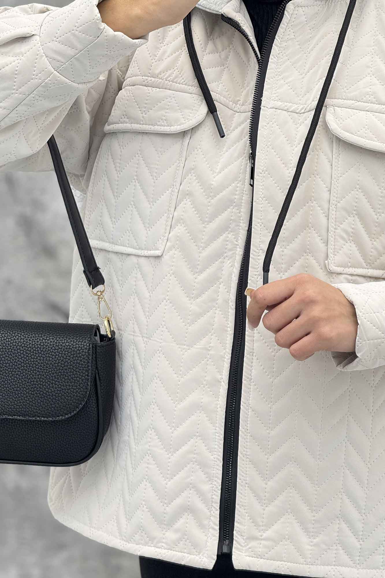 کاپشن سیلیکونی دوخت موجی کلاهدار