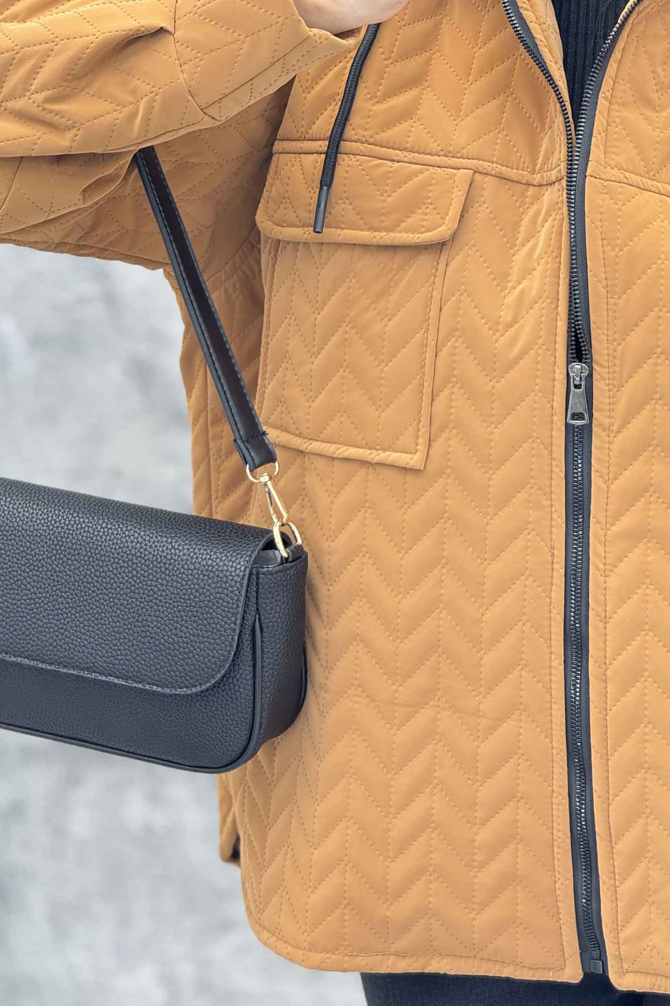 کاپشن سیلیکونی دوخت موجی کلاهدار