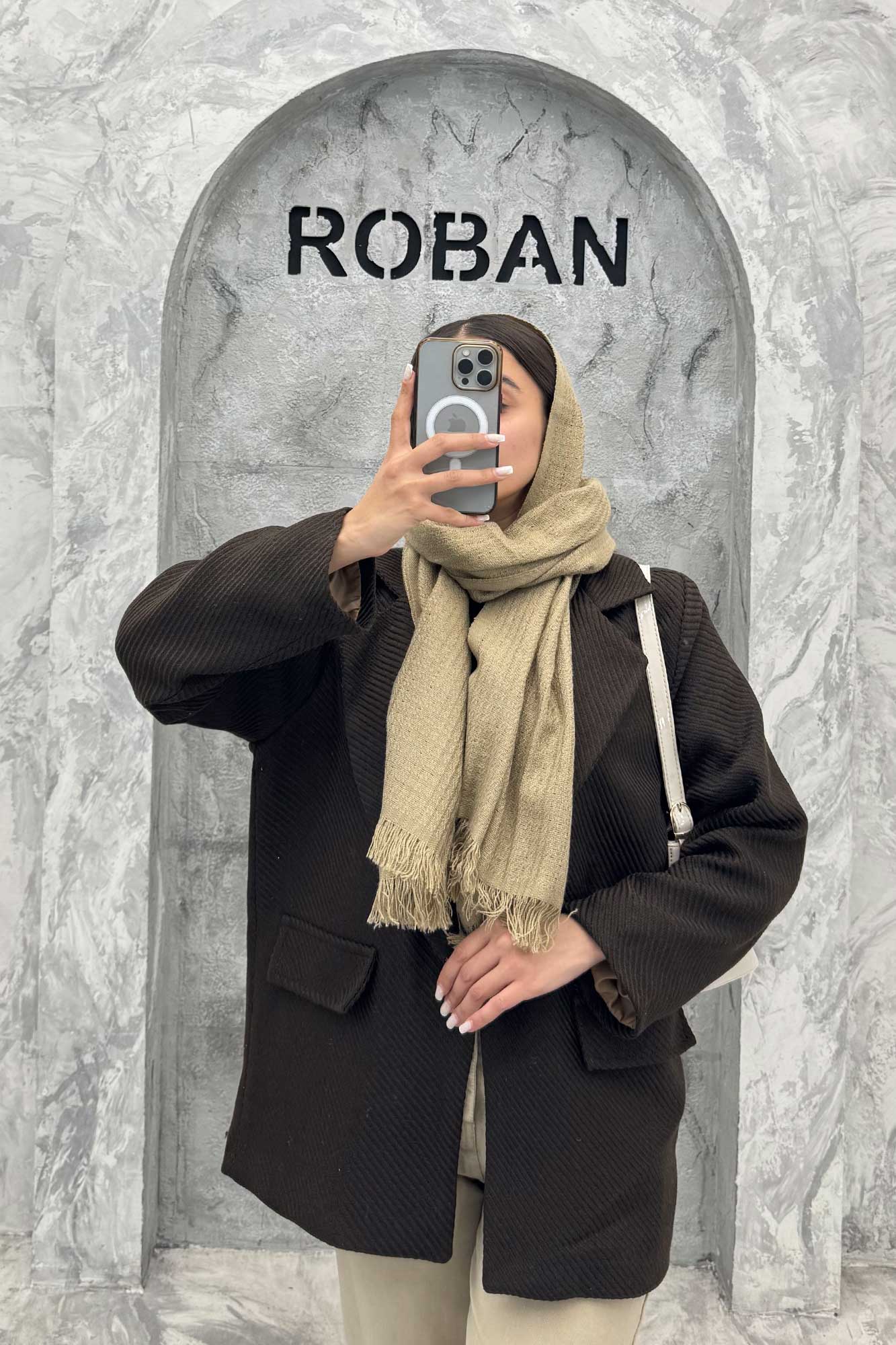 پالتو یقه انگلیسی توییت پشمی آستردار