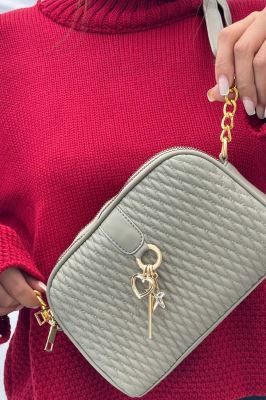 پاس گلدوزی آویزدار 1571